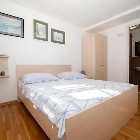 Apartment Family-friendly With Swimming Pool Lic, Gorski Kotar - 23685