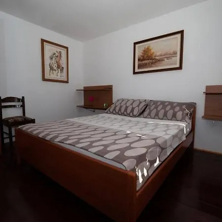 Apartment Family-friendly With Swimming Pool Lic, Gorski Kotar - 23685 *