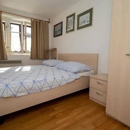 Lejlighed Family-friendly With Swimming Pool Lic, Gorski Kotar - 23685